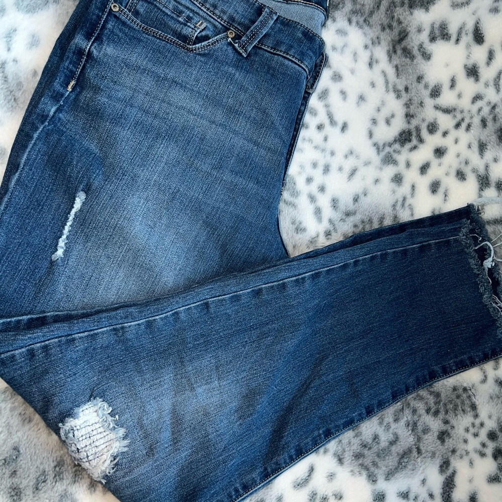 Vintage America Blues Distressed Jeans - Picture 2 of 6